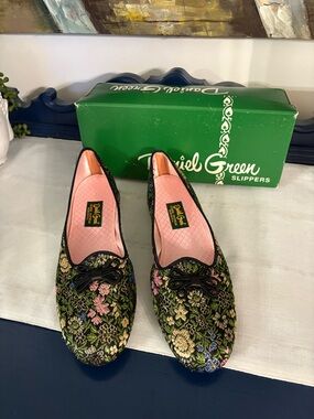 Vintage NIB DANIEL GREEN Slippers Brocade Size 11N comparable to 10M